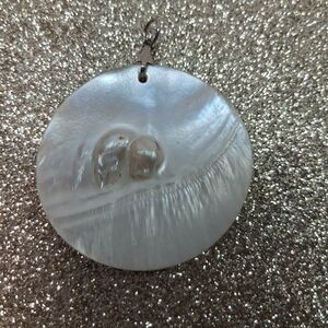 Elegant White Shell Pendant Necklace